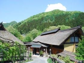 かやぶきの郷薬師温泉旅籠