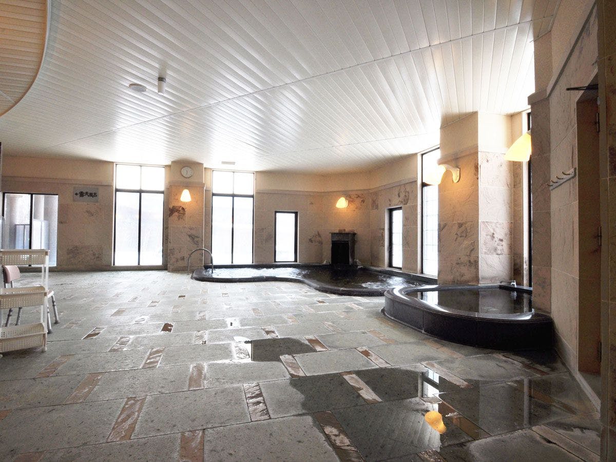 【ห้องอาบน้ำชาย (ห้องอาบน้ำใหญ่)】