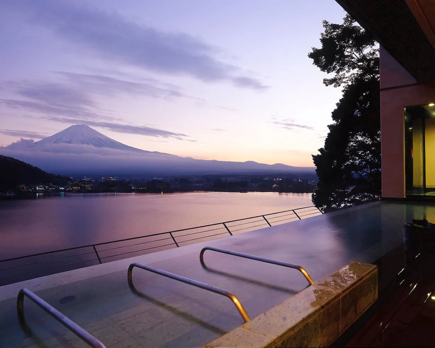THE KUKUNA：富士山を望む露天風呂