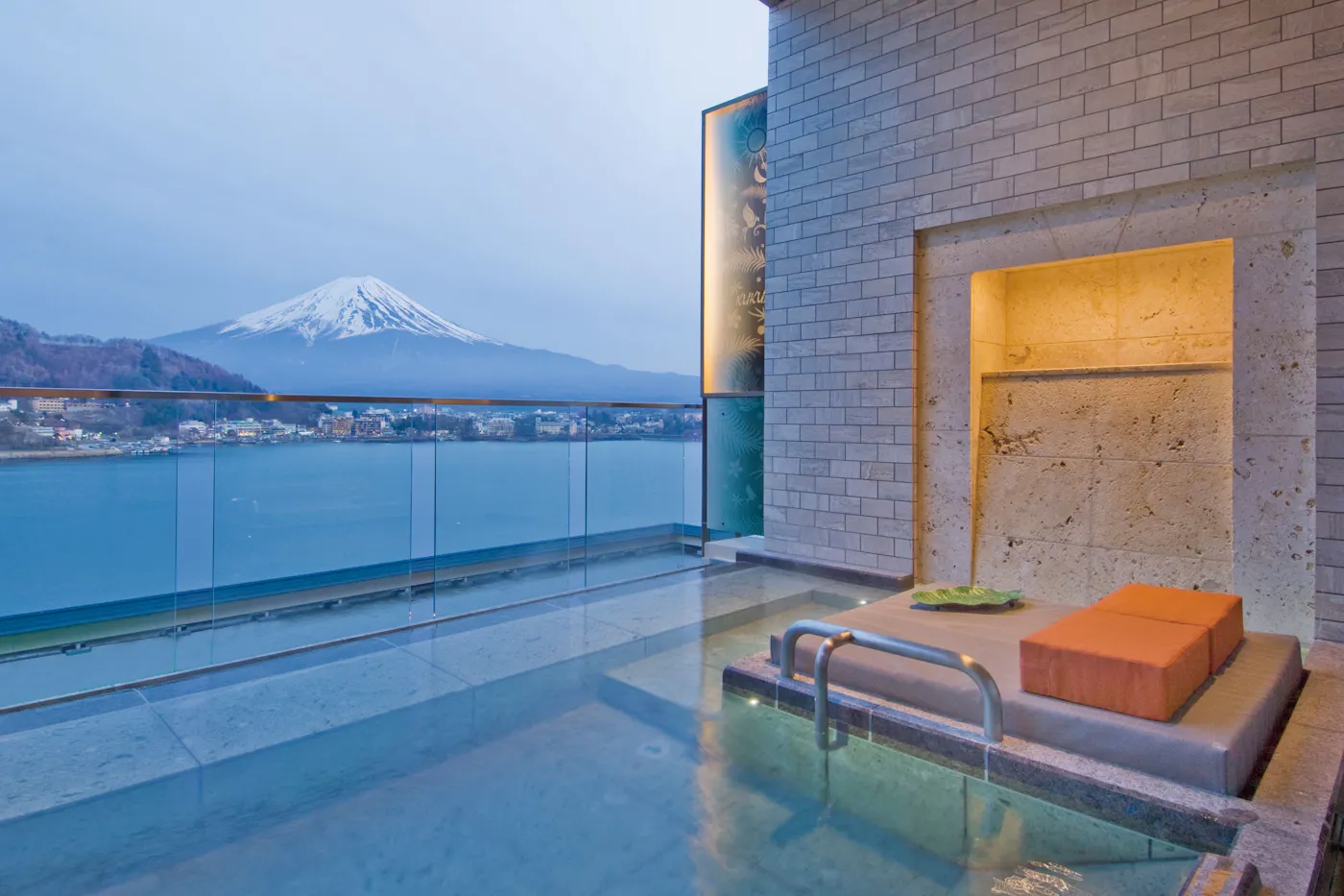 THE KUKUNA：富士山を望む客室の露天風呂