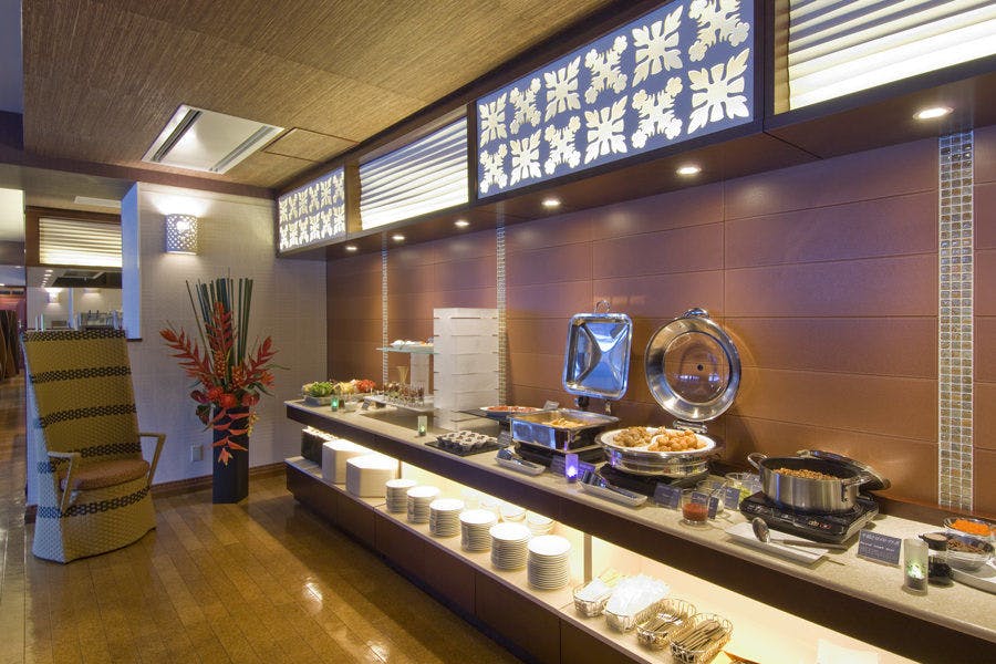 【レストランMOONBOW 】