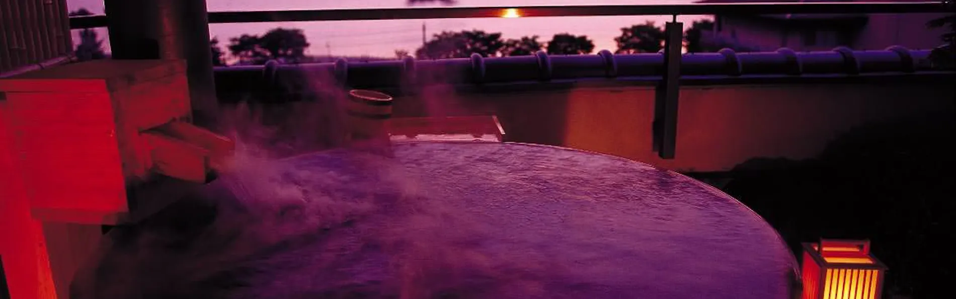 信州・上諏訪温泉 琥珀色の自家源泉を持つ宿「ホテル鷺乃湯」