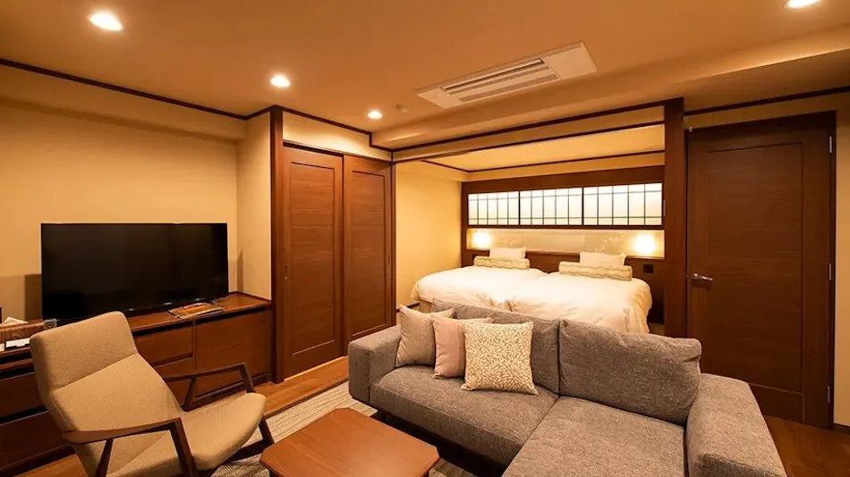 Shinshu Kamisuwa Onsen Hotel Saginoyu, an Inn with Amber-Colored Private Hot Spring Source
