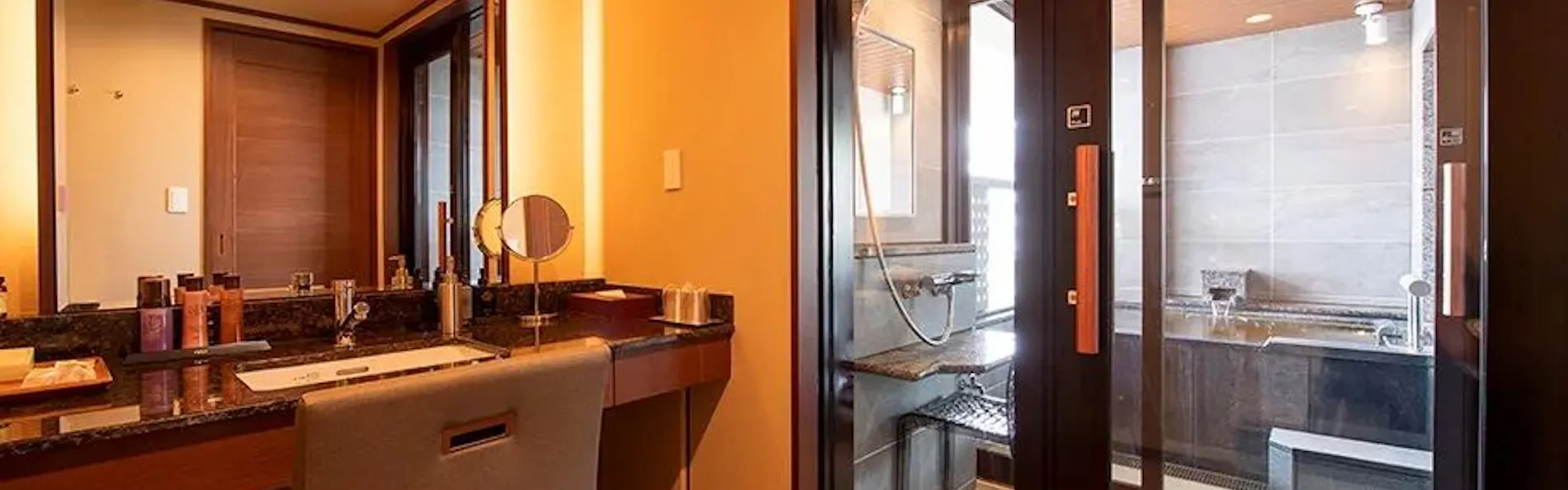 信州・上諏訪温泉 琥珀色の自家源泉を持つ宿「ホテル鷺乃湯」