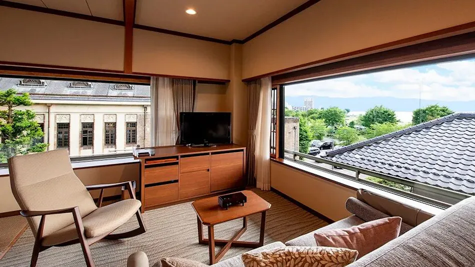 Shinshu Kamisuwa Onsen Hotel Saginoyu, an Inn with Amber-Colored Private Hot Spring Source