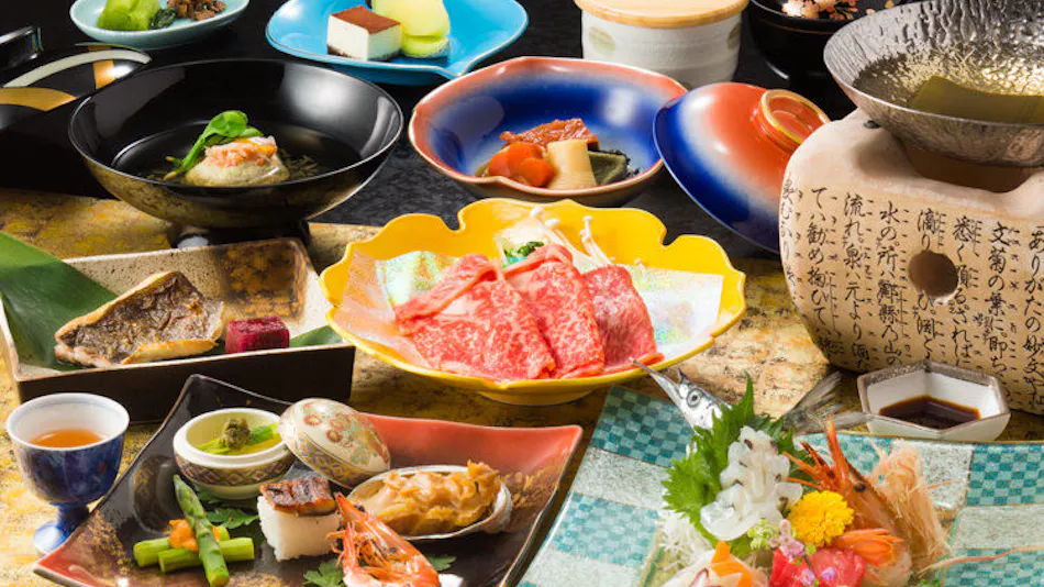 Shinshu Kamisuwa Onsen Hotel Saginoyu, an Inn with Amber-Colored Private Hot Spring Source