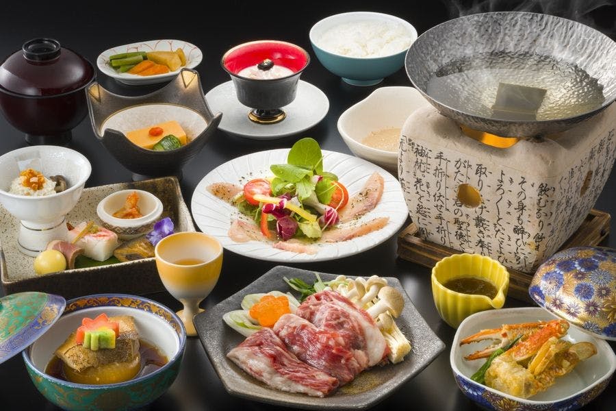 信州・上諏訪温泉 琥珀色の自家源泉を持つ宿「ホテル鷺乃湯」