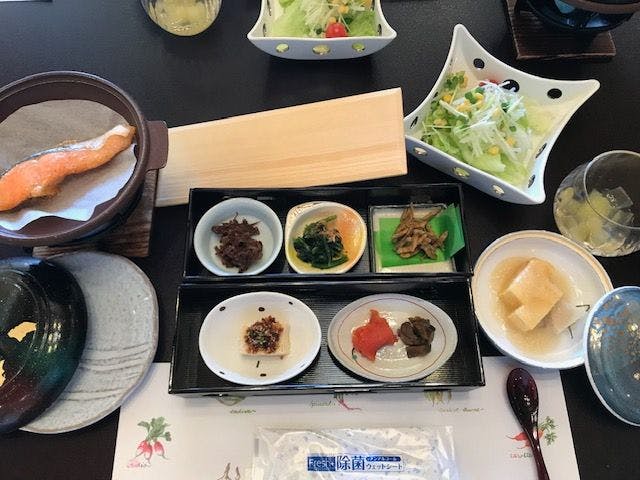 信州・上諏訪温泉 琥珀色の自家源泉を持つ宿「ホテル鷺乃湯」