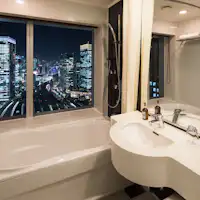ภาพห้องน้ำแบบข้างสถานี