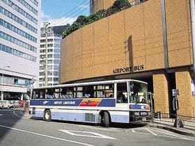 伊丹行き空港バスがホテル西玄関より発着