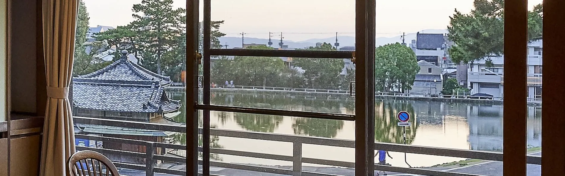 さるさわ池 よしだや