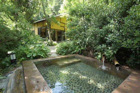 洋室タイプの露天風呂(一例)