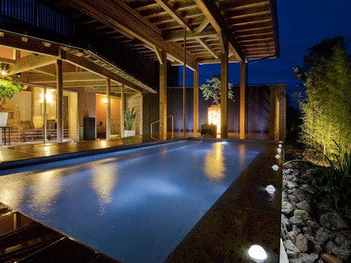 Kolam mandi peribadi 'Cermin Langit'