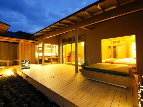 広々とした専用デッキテラス