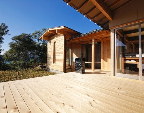東屋スタイルの檜露天風呂