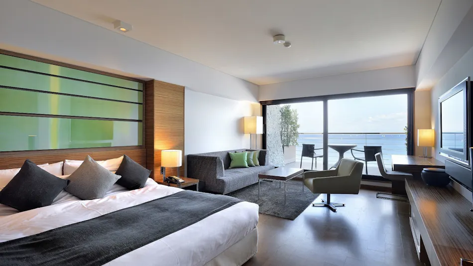 SCAPES THE SUITE