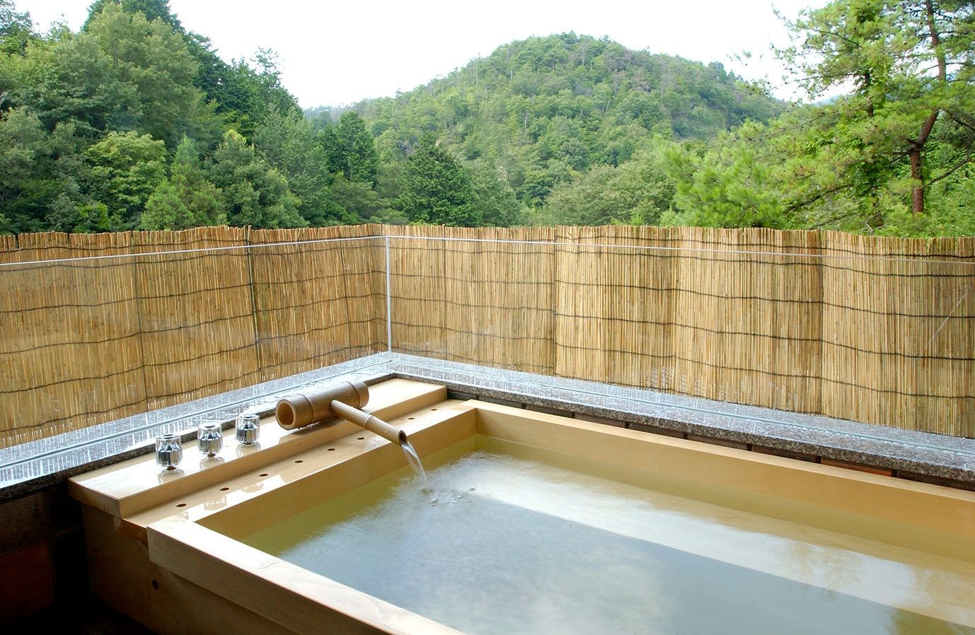 京都 湯の花温泉 すみや亀峰菴