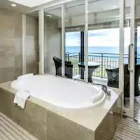 Crown Ocean Suite - View Bath