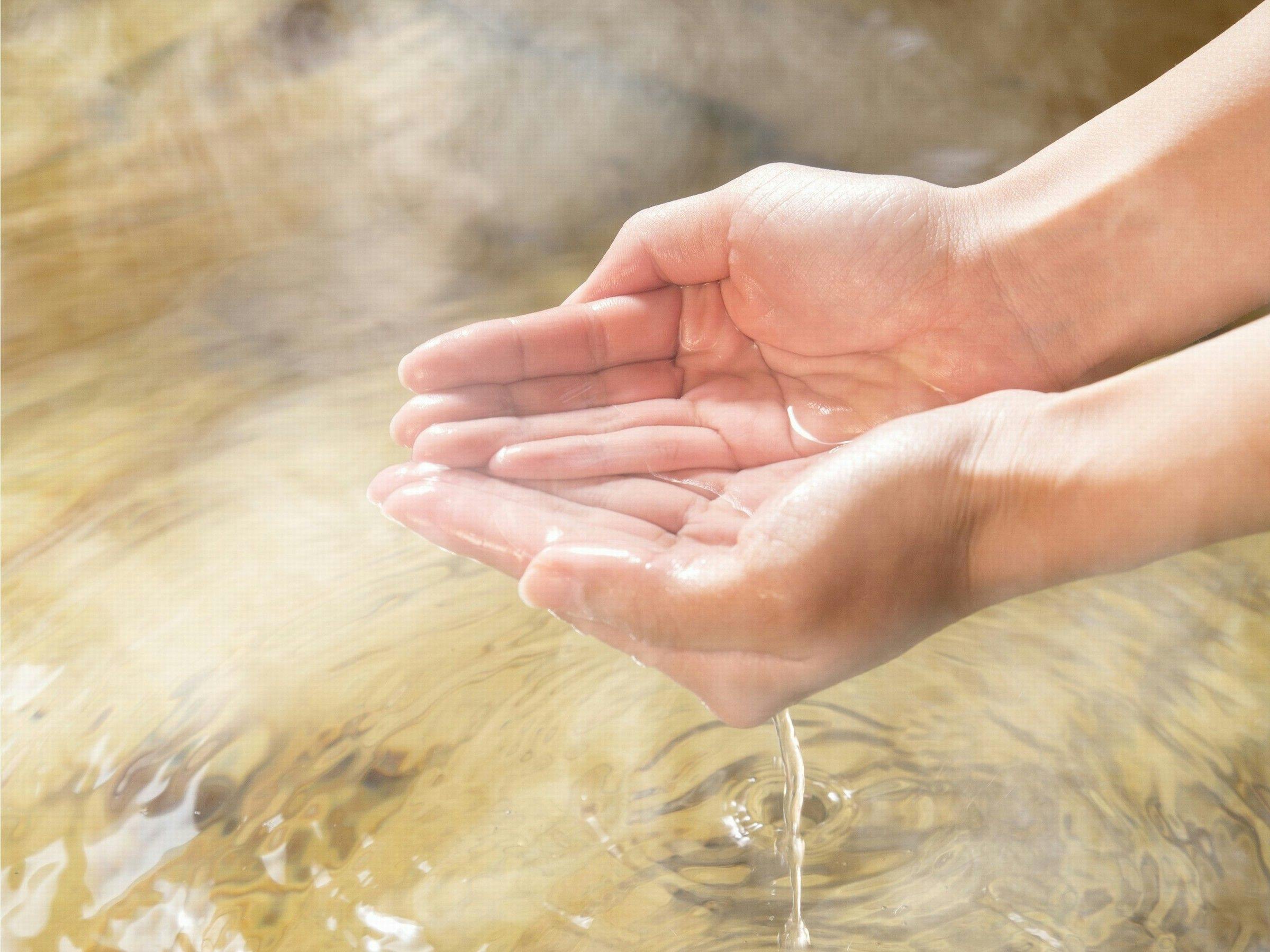 น้ำพุร้อนธรรมชาติ PH8.38 ที่อ่อนโยนต่อผิว