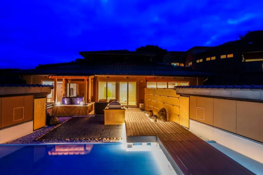 "ห้องพิเศษ Ruri no Umi" (ห้องพักพร้อมอ่างอาบน้ำกลางแจ้ง)