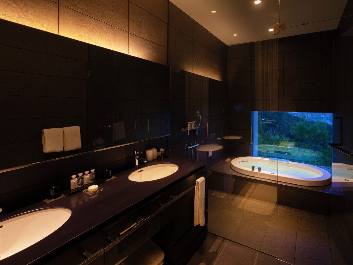 【新館：ロイヤルテラス棟】バスルーム