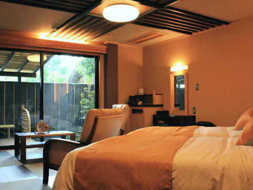 露天風呂付洋室「瑠璃」