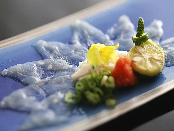 【ふぐ尽し】旨みと食感を愉しむ淡路島3年とらふぐづくし