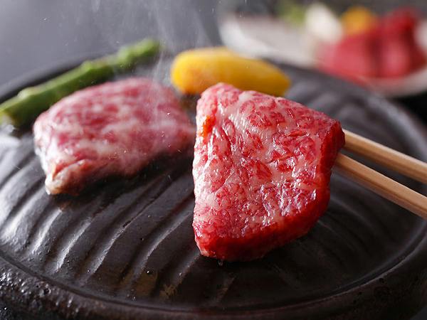 【淡路牛】霜降り淡路牛の石焼ステーキ＆牛しゃぶ鍋と島の海の幸