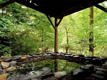 น้ำพุร้อนภูเขา อ่างหินกลางแจ้ง