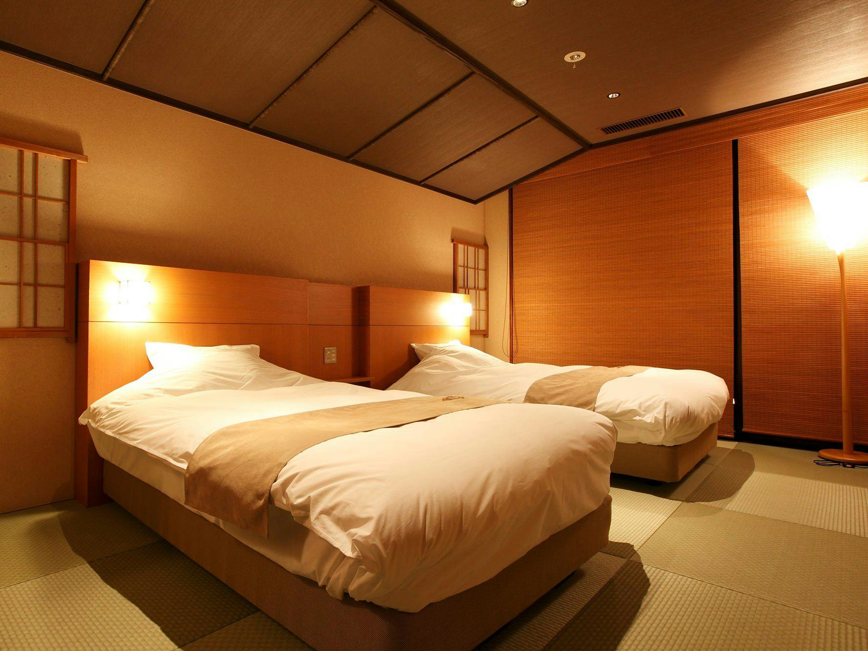 上層階 温泉露天風呂付きスイートルーム 訳あり6名定員 グループ 訳あり 6名1室でお得に泊まる 友達やご家族と過ごすプラン 湯宿 季の庭 一休 Com