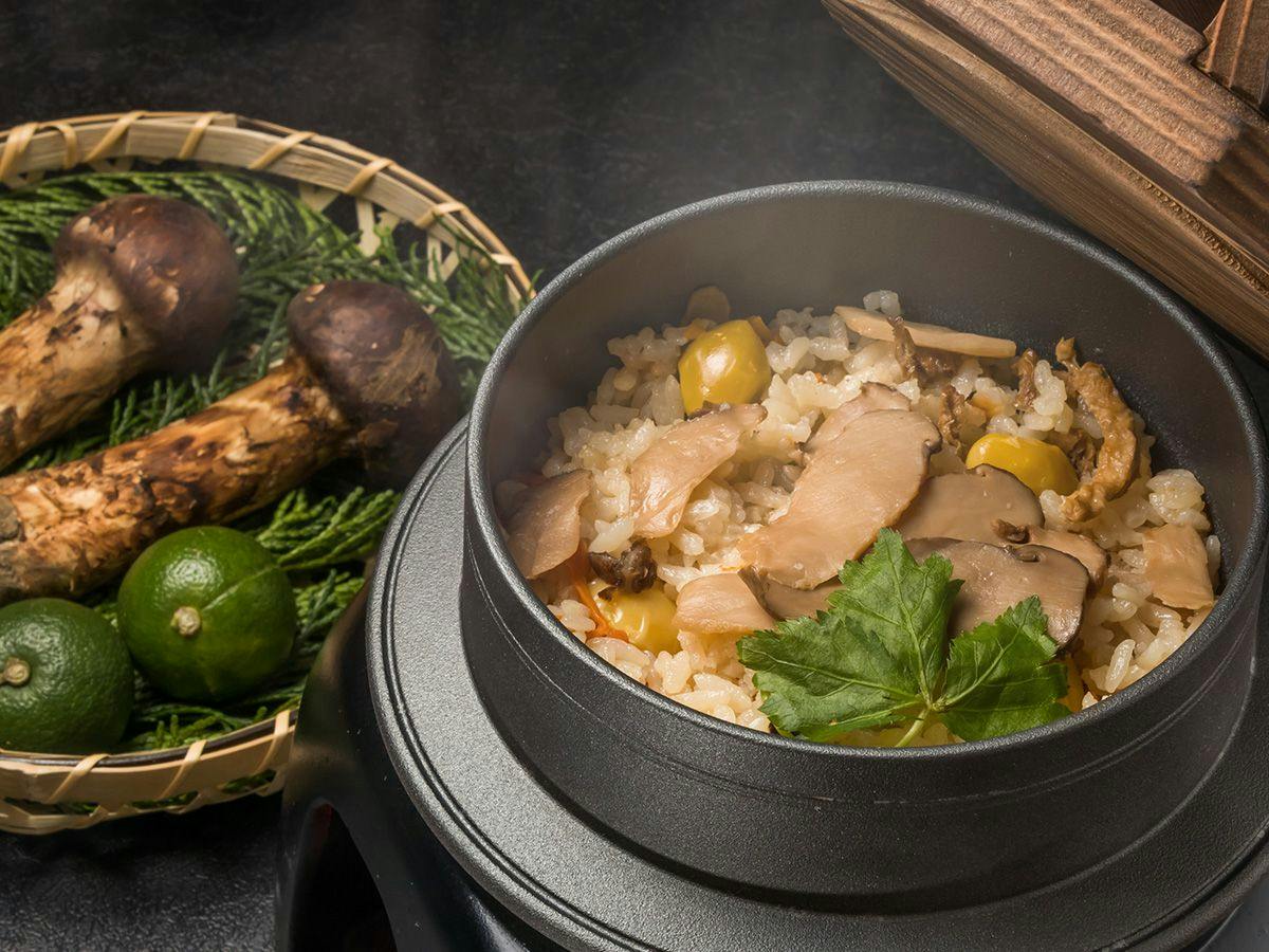 15周年特別企画【秋の極味覚】松茸釜炊きご飯付と大人の美食時間／季節の懐石料理と客室露天風呂を愉しむ