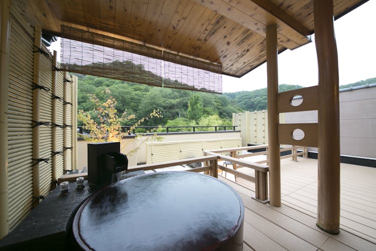 露天風呂付客室「四季山」【禁煙】のサムネイル画像