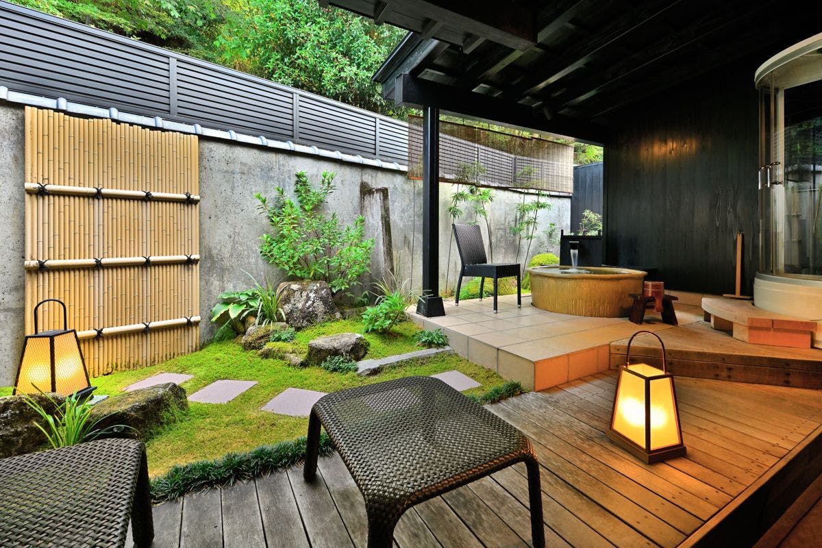 山灯　露天風呂