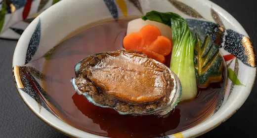 【雪つばき会席】鮑・甘鯛・やまぐち和牛燦を味わう美食会席