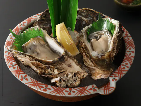 九兵衛の絶品シリーズ・庄内の夏の岩ガキ【岩牡蠣の膳】朝夕個室でお食事~大浴場&貸切風呂9カ所湯めぐり