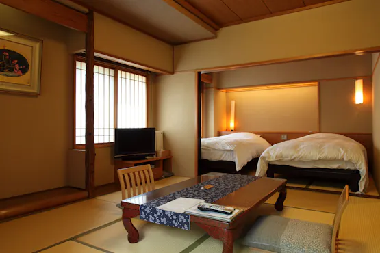 和室8畳+ベッドルーム「若葉」