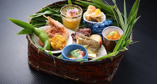 【カウンター割烹/露庵温味】ミシュラン掲載の和会席 旬の食材で四季の移ろいを実感