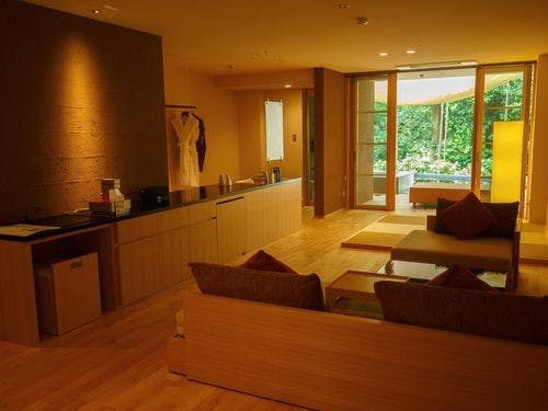 露天風呂付き客室の一例（101号室）