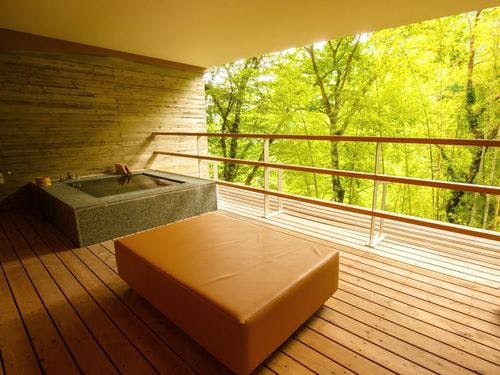 客室露天風呂の一例（207号室）