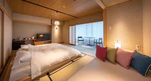 ソファーから眺める客室の様子