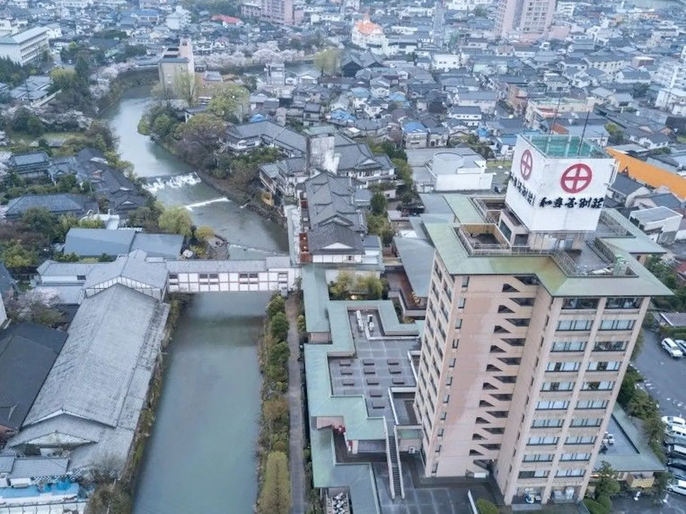 和多屋別荘:嬉野川沿いの敷地