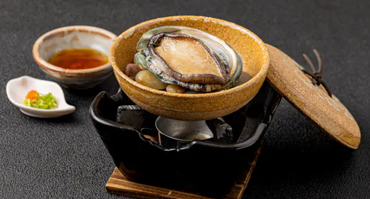 【鮑の酒蒸し+舟盛付】 新鮮な鮑の酒蒸しとお刺身の舟盛付きプラン