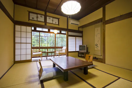 【ห้องพักในอาคารหลัก】 ความอบอุ่นของไม้ช่วยให้จิตใจสงบ