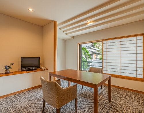 【新館和洋室「13番」】リビングダイニング