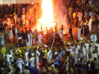 【เทศกาลยูคาเกะ】เทศกาลที่ราดน้ำพุร้อนลงบนมิโกชิ