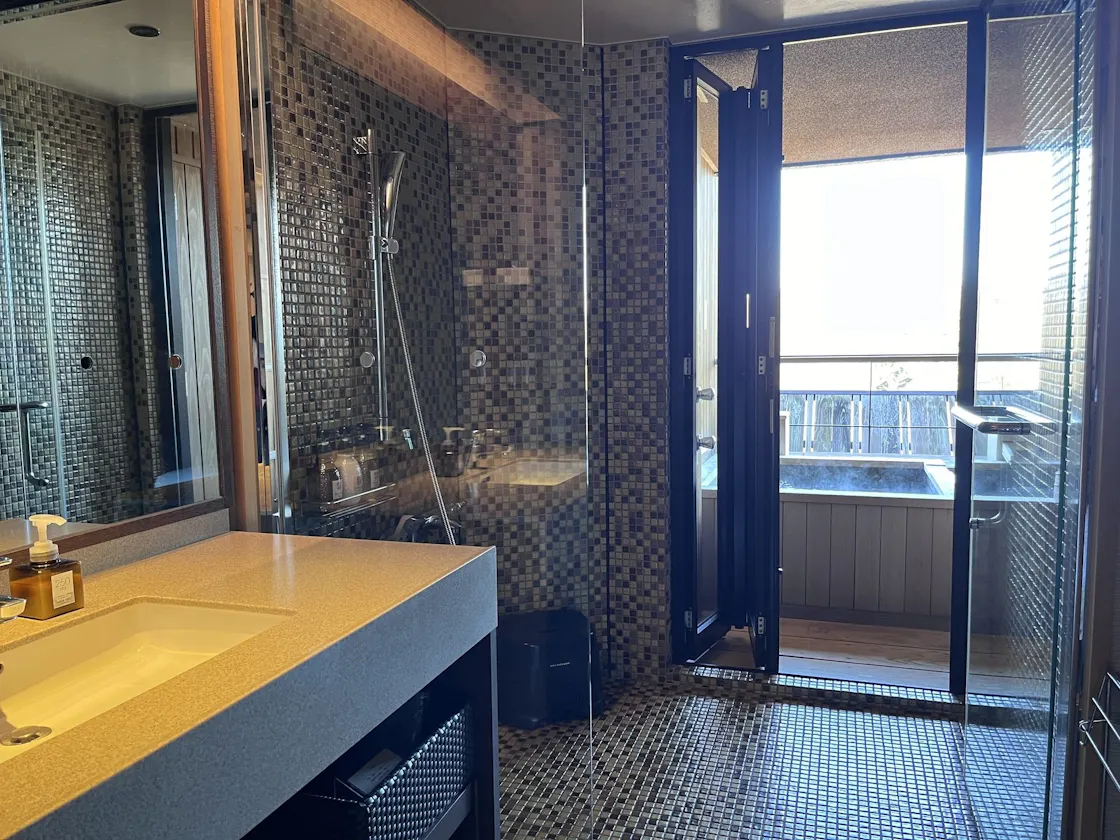 弐号館 シャワールーム