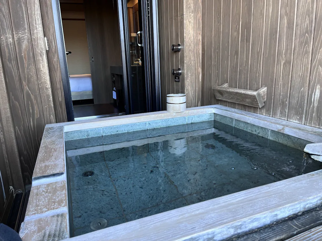 弐号館 客室内温泉