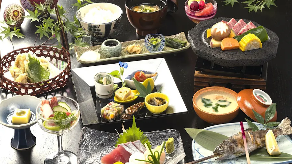 Fujinoya: Inn with Open-Air Baths for Couples