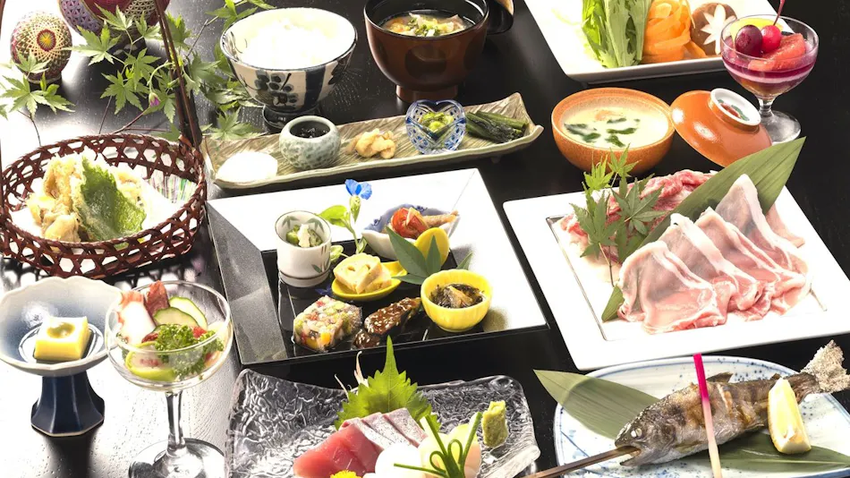 Fujinoya: Inn with Open-Air Baths for Couples