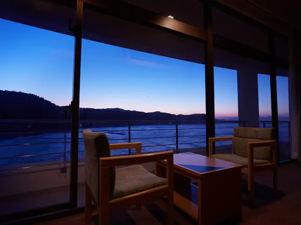 海岸沿い 和室10畳
